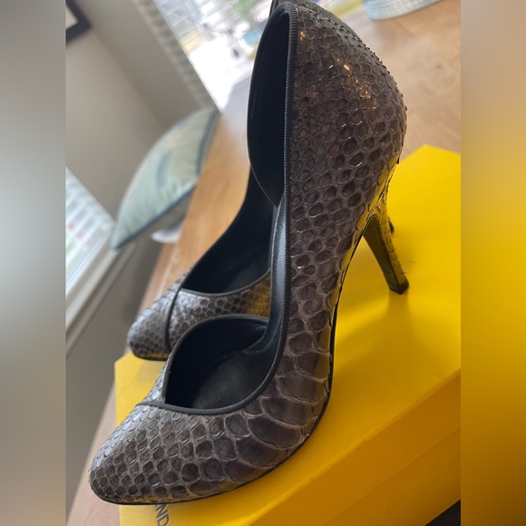 Fendi Python 4” Pumps Size 38.5 - Picture 3 of 9